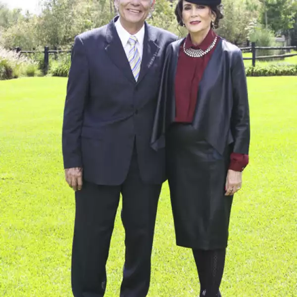 Juan Ignacio González Lozano y Patricia Urrea de González