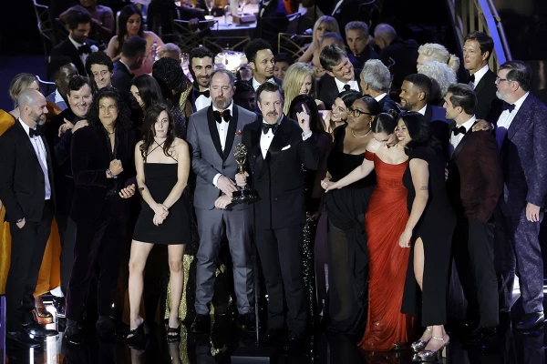 Ganadores de los premios Emmy 2022 Mejor serie dramática Mejor serie de comedia Zendaya Lizzo