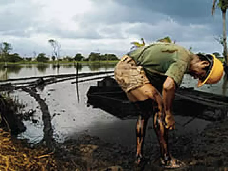 La declinación de Cantarell se pronunciará en los próximos 8 años. (Foto: AP)