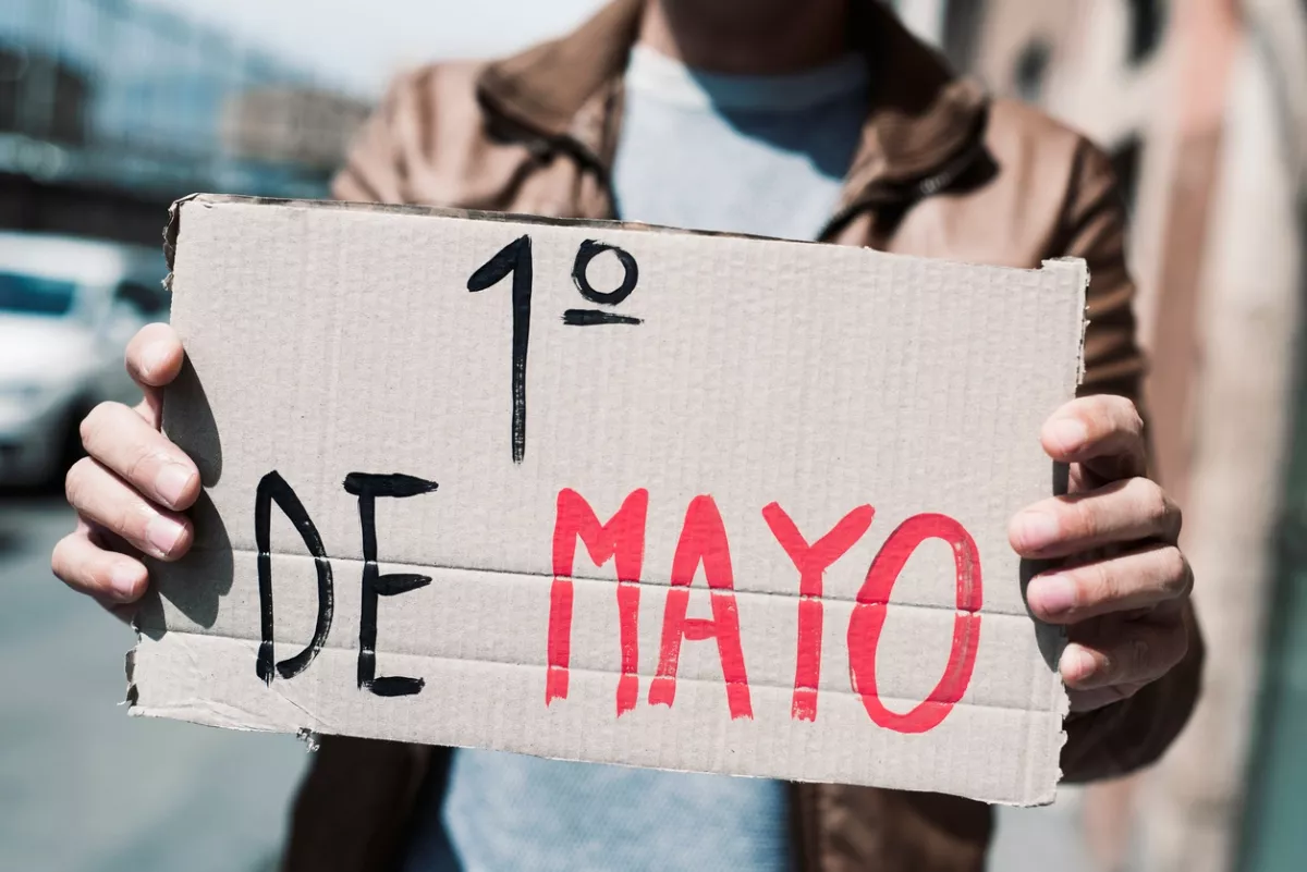 ¿El 1 de mayo se trabaja, es festivo o se recorre?