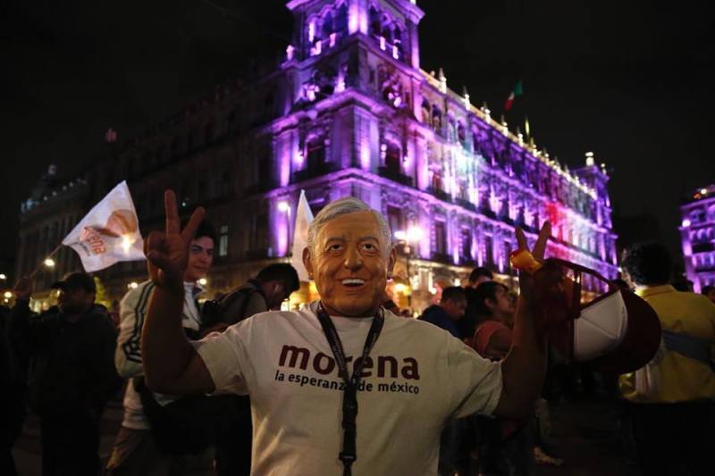 Toma protesta AMLO
