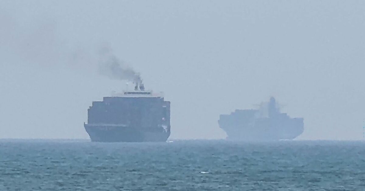 IRÁN CIERRA ESTRECHO CLAVE; GOLPEA GOLFO EN RESPUESTA A EU