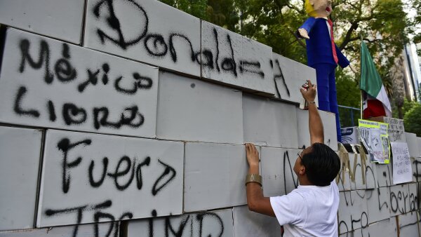 Levantan muro