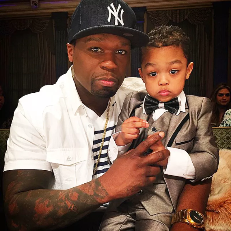 Todo indica que el hijo de dos años del rapero ha iniciado con el pie derecho su salto a la fama y es que, a su corta edad, le pagarán miles de dólares por modelar.