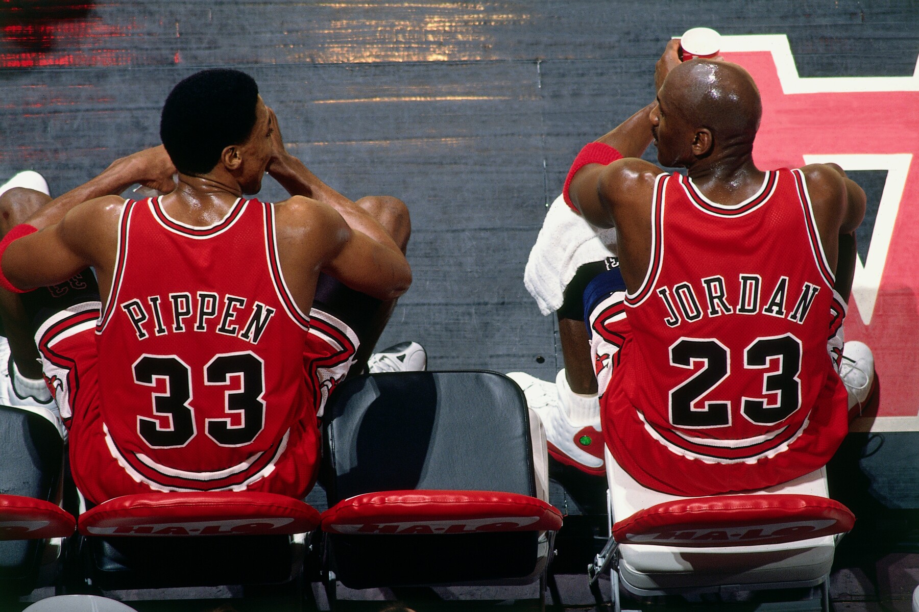 As De Absurda Era La Disparidad Salarial Entre Jordan Y Pippen