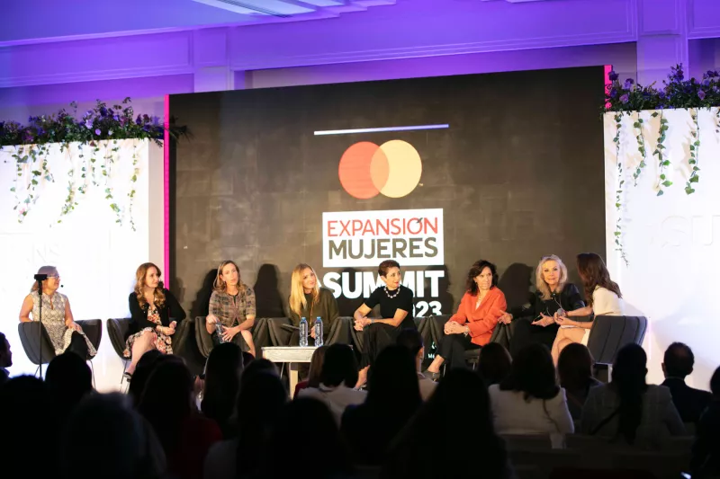 expansion mujeres summit