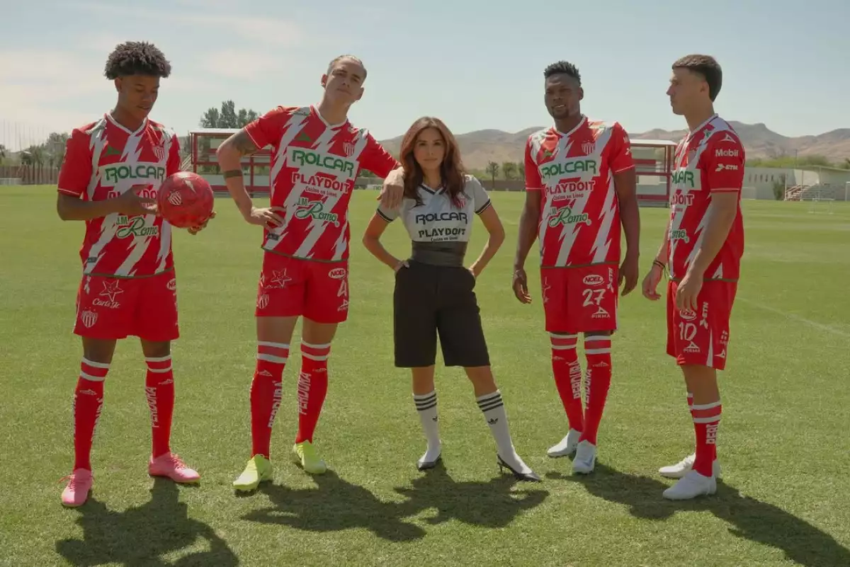 Eva Longoria Club Necaxa