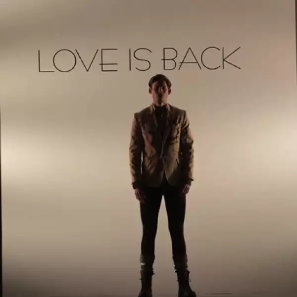 Pasarela Love Is Back