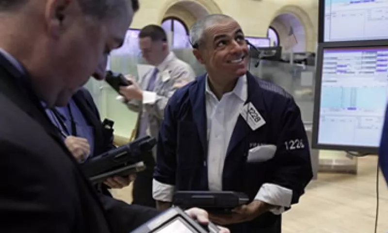 Los inversores han mostrado cautela y esperan la cifra de desempleo de EU que será divulgada el viernes. (Foto: Archivo)