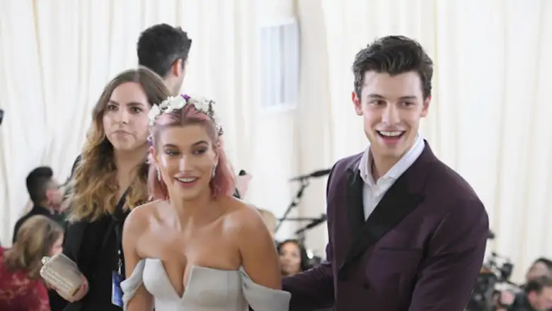 Shawn Mendes y la modelo Hailey Baldwin
