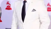 Con el carisma que lo caracteriza llegó Emilio Estefan.