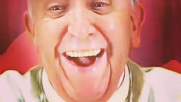 Esta mañana se dio a conocer a través de Instagram una supuesta imagen que sería la primera selfie del Santo Pontífice. Pero, ¿qué pasó realmente?
