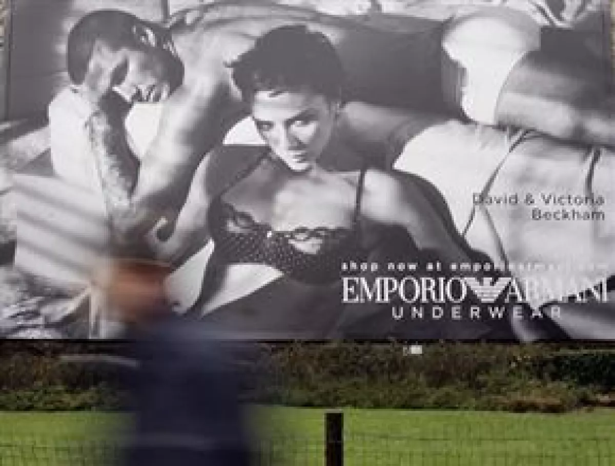 David y Victoria posaron juntos por primera vez para la nueva campaña de la marca. La pareja recibió 34 millones de euros por prestar su imagen.