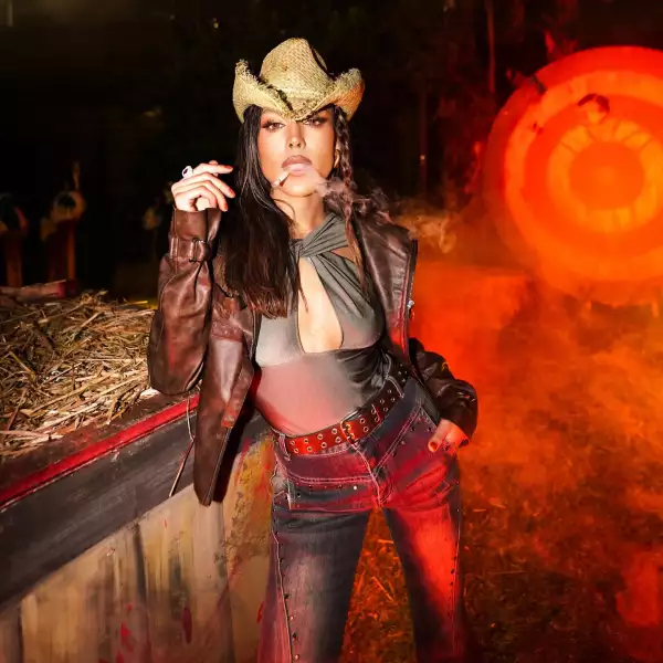 Fotos de famosos de Hollywood y música con disfraces de Halloween