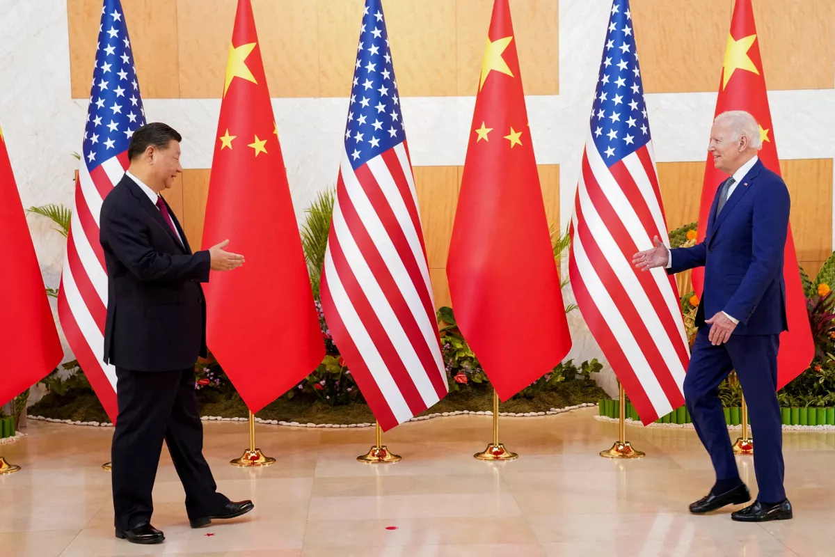 El presidente de los Estados Unidos, Joe Biden, se reúne con el presidente chino Xi Jinping al margen de la cumbre de líderes del G20 en Bali, Indonesia, el 14 de noviembre de 2022.