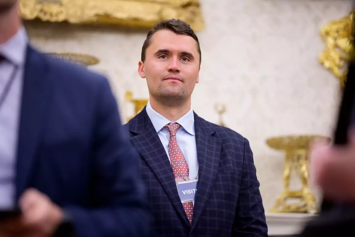Charlie Kirk activista pro armas de fuego y aliado de Donald Trump
