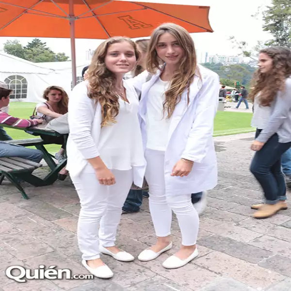 Josune Arnoldi,Isabela Roldan