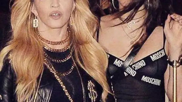 La cantante compartió una foto de su hija, de 19 años, luciendo vello en su axila, moda que muchos criticaron y que otros defienden. ¿Qué opinas?