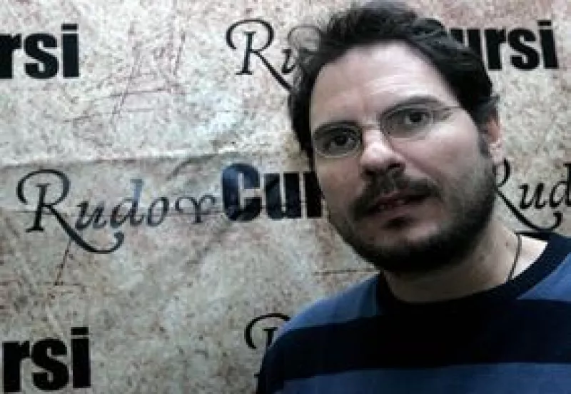 El cineasta mexicano dice que la distribución del texto basado en la cinta Rudo y Cursi abarcará países fuertes en términos literarios, como Argentina, Colombia, Chile y España.