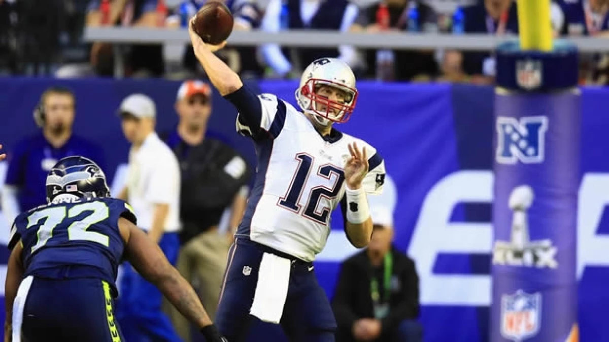 El quaterback de los Patriotas de Nueva Inglaterra Tom Brady ya lanzó una intercepción en el Super Bowl ante Seattle