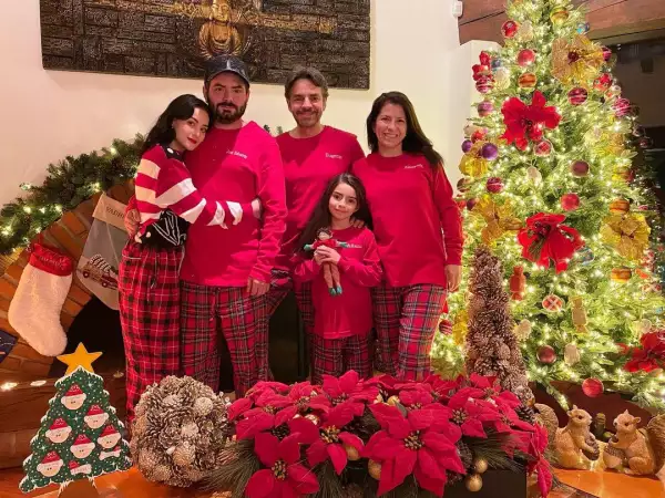 familia-derbez-navidad