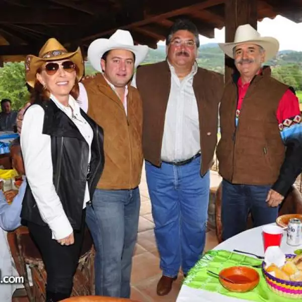 Lilia Orendain,Andrés Orendain,Ramiro Cortes,Rodolfo López