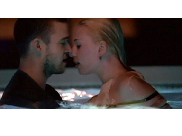 Scarlett Johansson en el video de Justin.