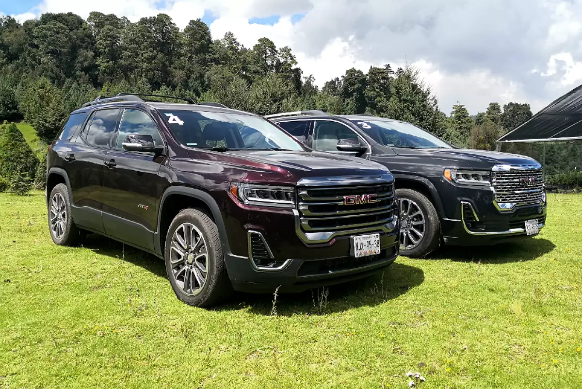 GMC Acadia.jpg