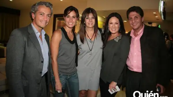 Gloria Calzada Y Paradas Continuas