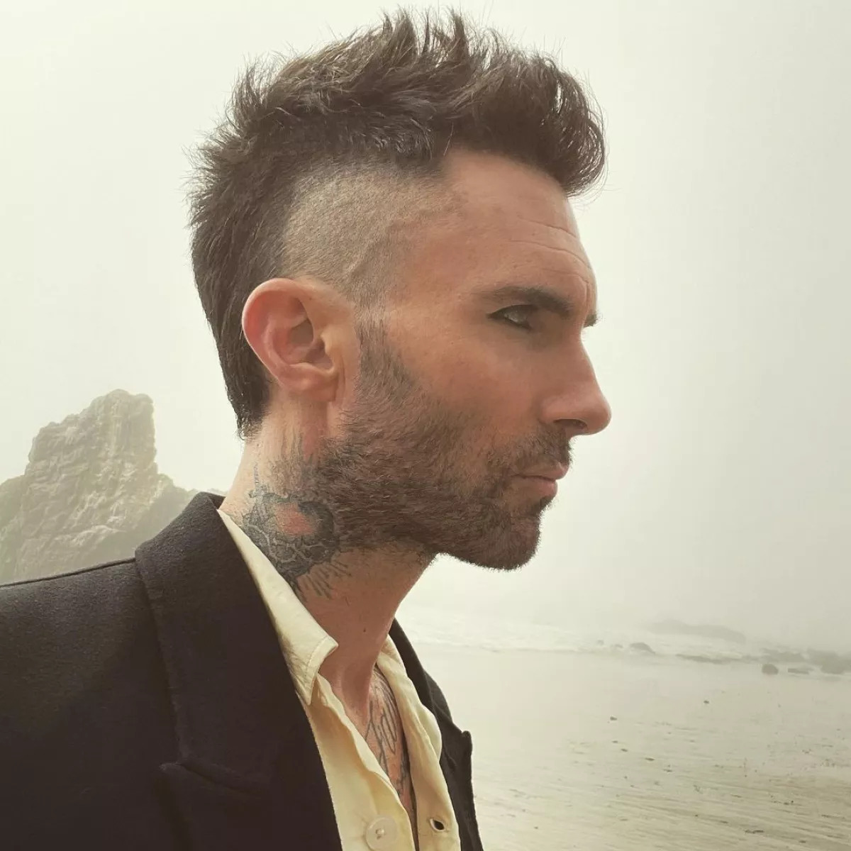 Adam Levine y Behati Prinsloo su historia de amor en fotos