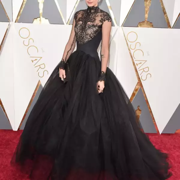 Dorith Mous vestida por Dennis Diem.