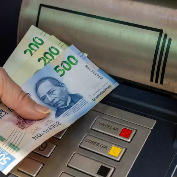 bancos tambien reducen calificacion 
