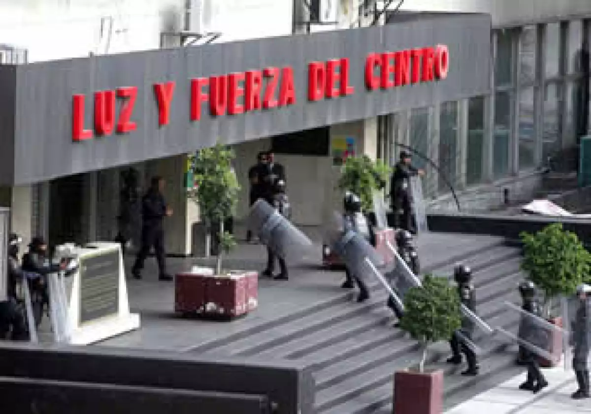 Los trabajadores eléctricos ganan más diariamente que otros sectores industriales. (Foto: Notimex)