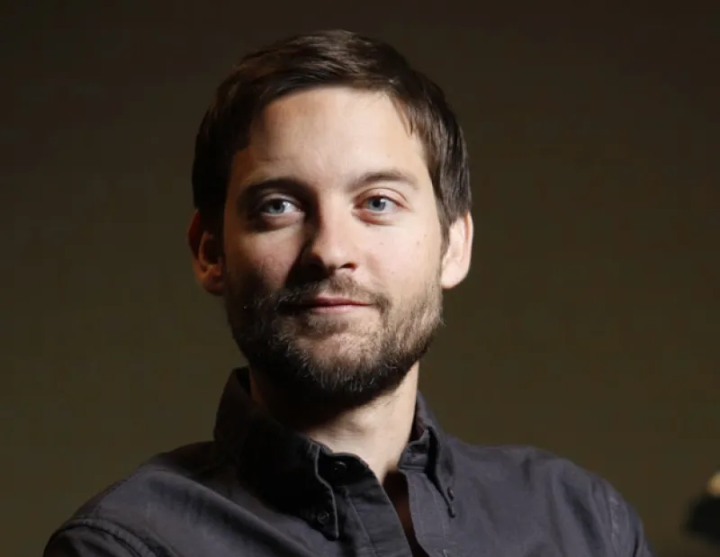 Nicole Richie, Keanu Reeves, Tobey Maguire y Hilary Duff son algunas celebridades que acaparaban los titulares de las noticias y ahora la prensa ya `ni los fuma´.