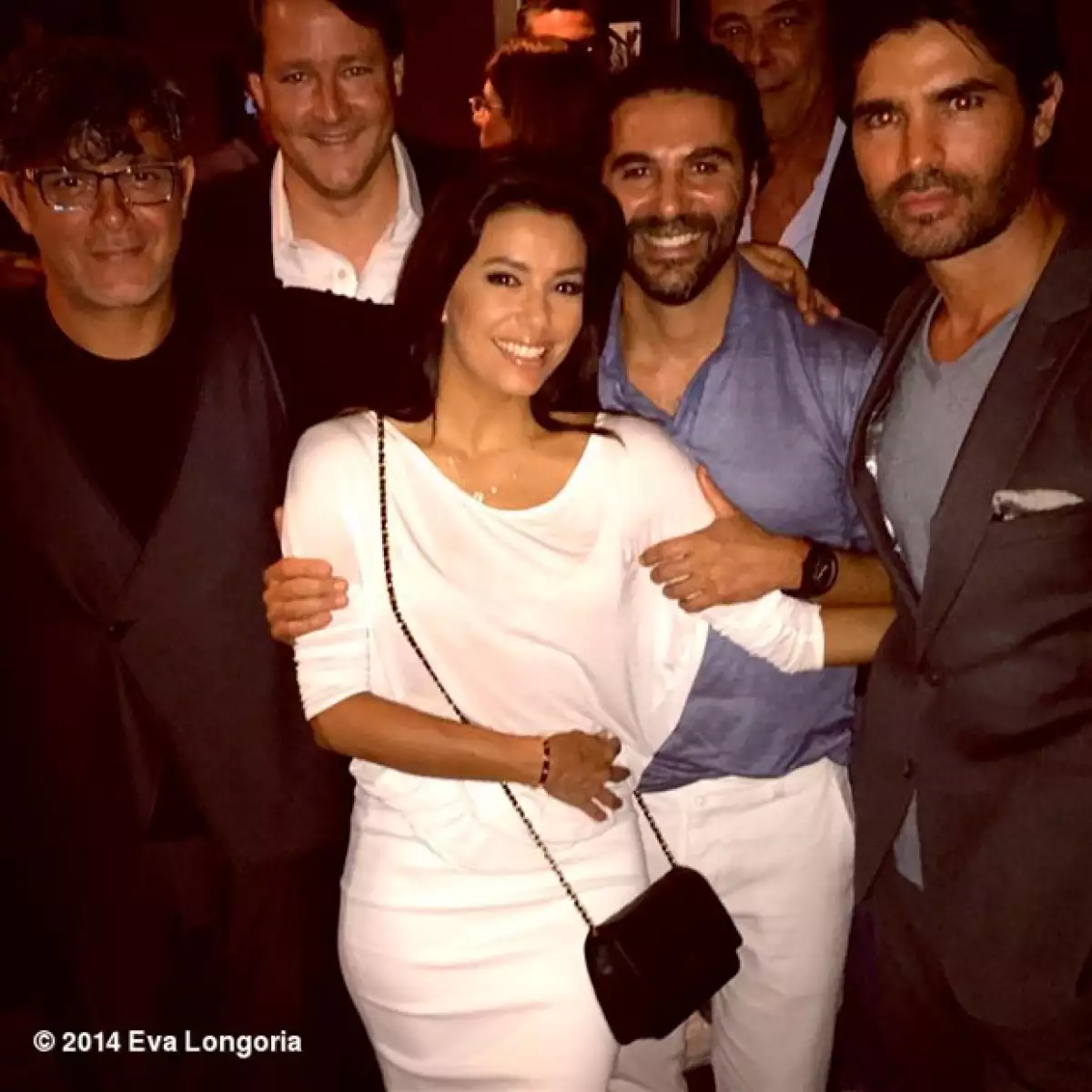 La actriz, el directivo de Televisa y el cantante acudieron juntos al estreno en Miami de la película 'Little Boy' para apoyar a su amigo.