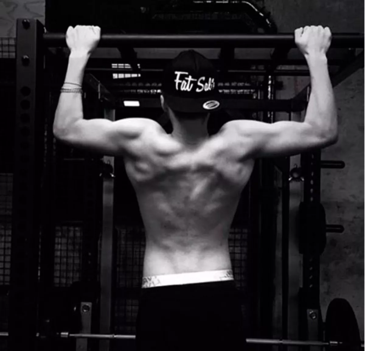 Brooklyn presumió su musculoso cuerpo en Instagram.