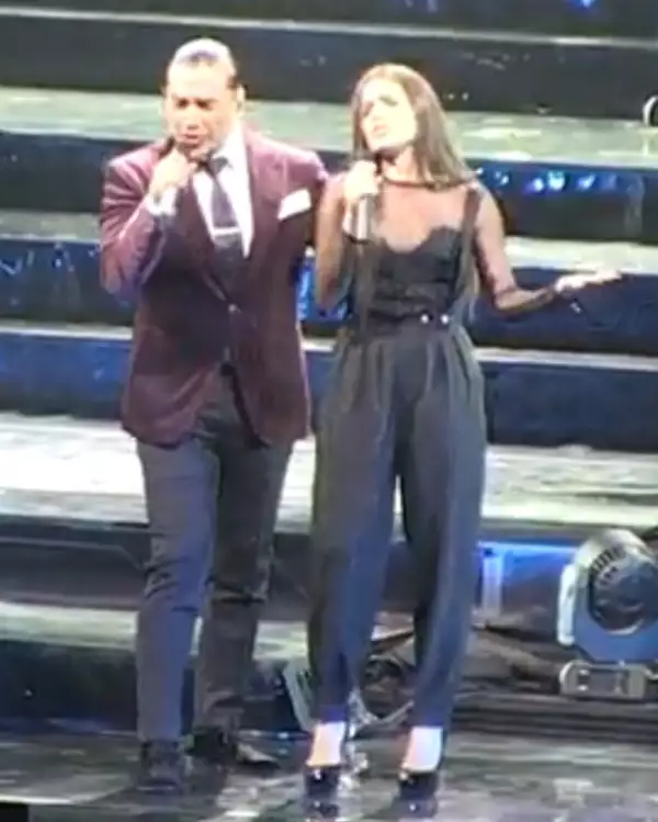 Alejandro se mostró feliz de tener a su hija en su bienvenida.