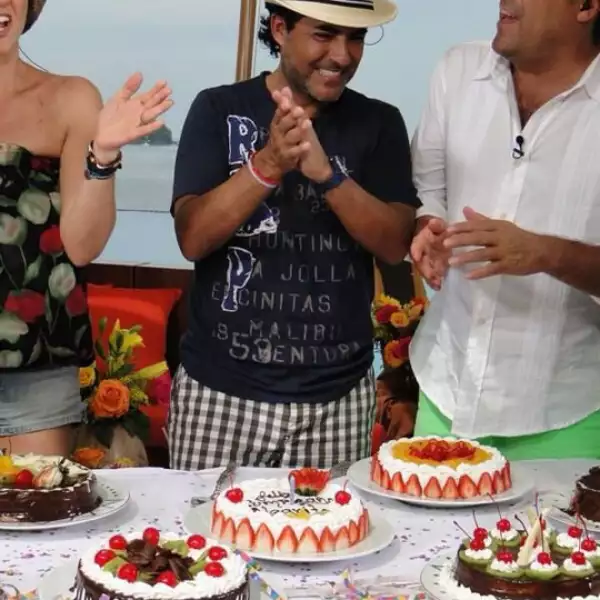 El "Negro" Araiza festejó su cumpleaños en compañía de sus amigos y compañeros de "HOY".