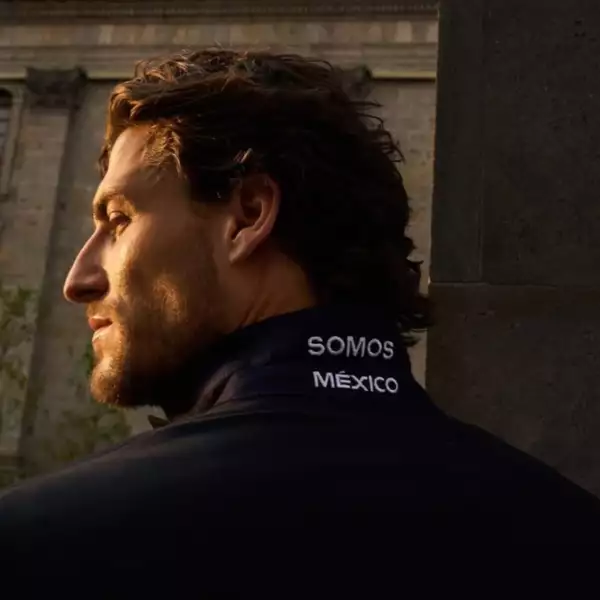 somos mexico detalle traje smf calderoni .jpg
