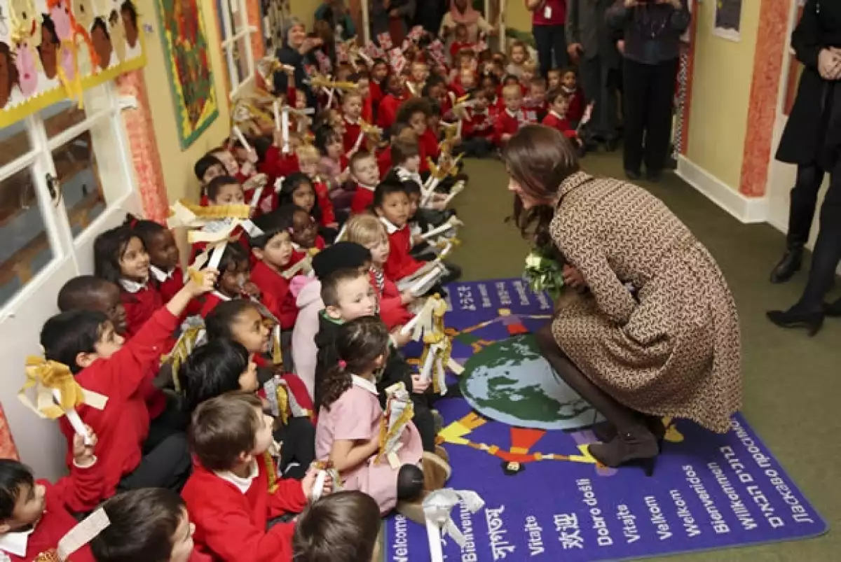 Kate Middleton convivió un rato con los niños.