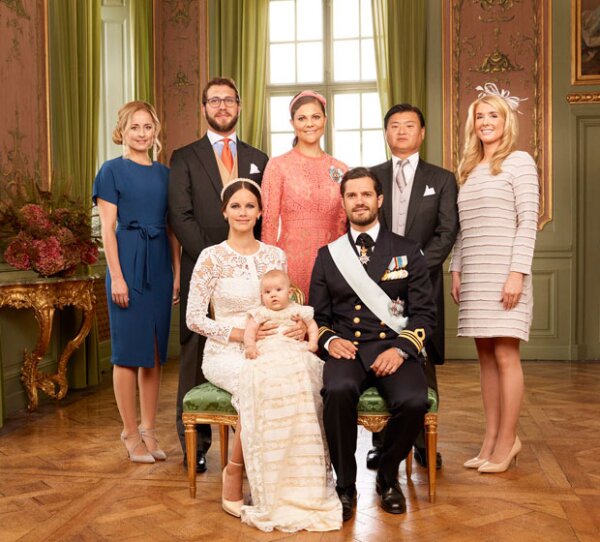 Los cinco padrinos de Alexander, Victoria de Suecia y Lina Hellqvist, Victor Magnuson, Jan-Åke Hansson y Cajsa Larsson.