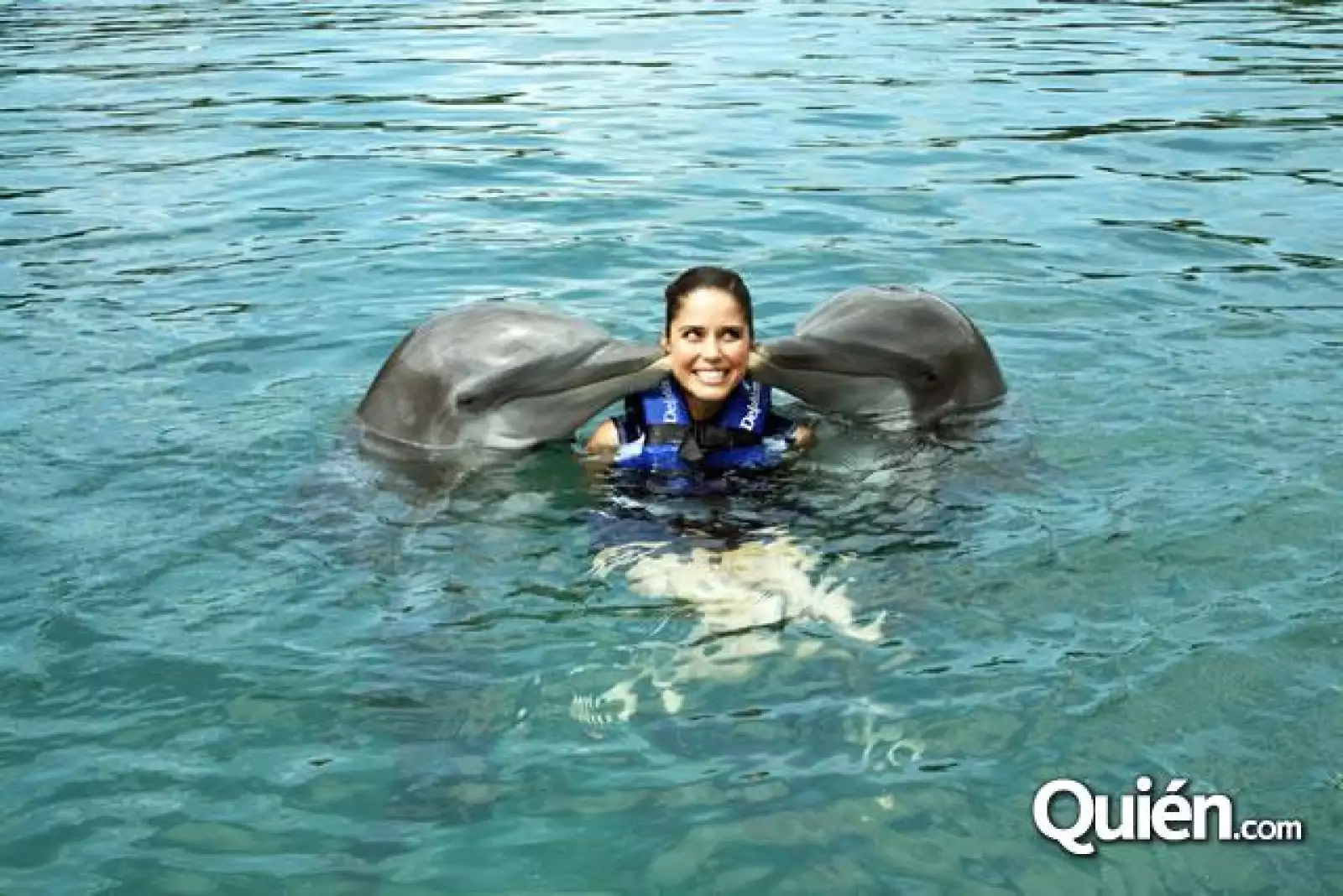Ana Claudia Talancón rostro Delphinus
