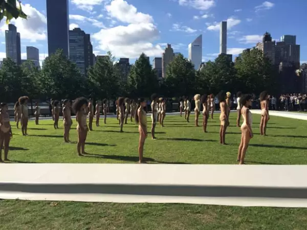 El desfile fue el la Roosevelt Island en el East River de NY.