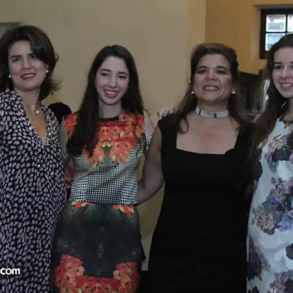 Alejandra Santos,Renata Santos,Sonya Santos,Camila Santos