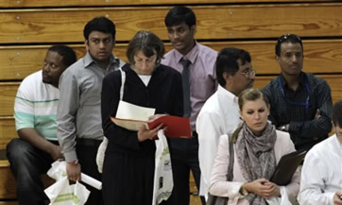 Analistas esperaban la creación de 90,000 empleos. (Foto: AP)