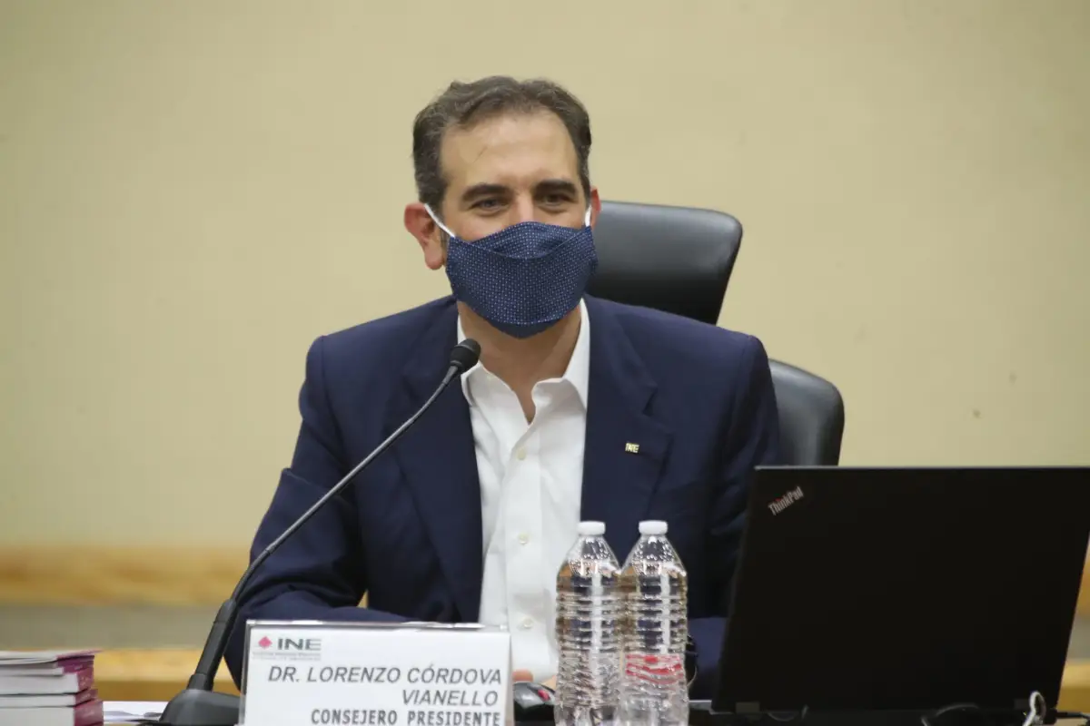 Consejeros del INE lanzan desplegado tras las acusaciones y descalificaciones contra el instituto por la consulta (consejeros del INE cierran filas) 