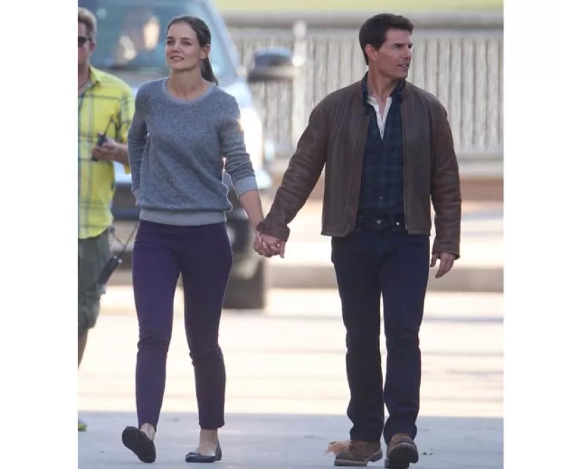 La pareja no dejó de mostrarse lo mucho que se aman con abrazos, besos y caricias frente a todos los presentes en el set de la cinta One Shot en la que participa el actor.