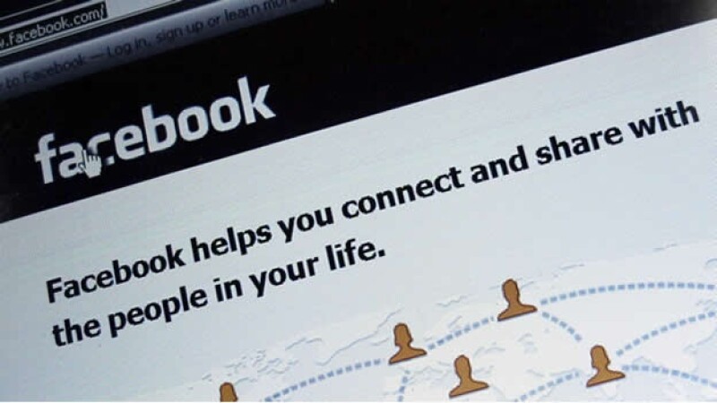 foto de una pantalla con facebook