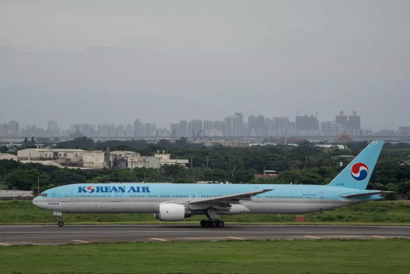 Avión de Korean Air desciende casi 8,000 metros en pleno vuelo