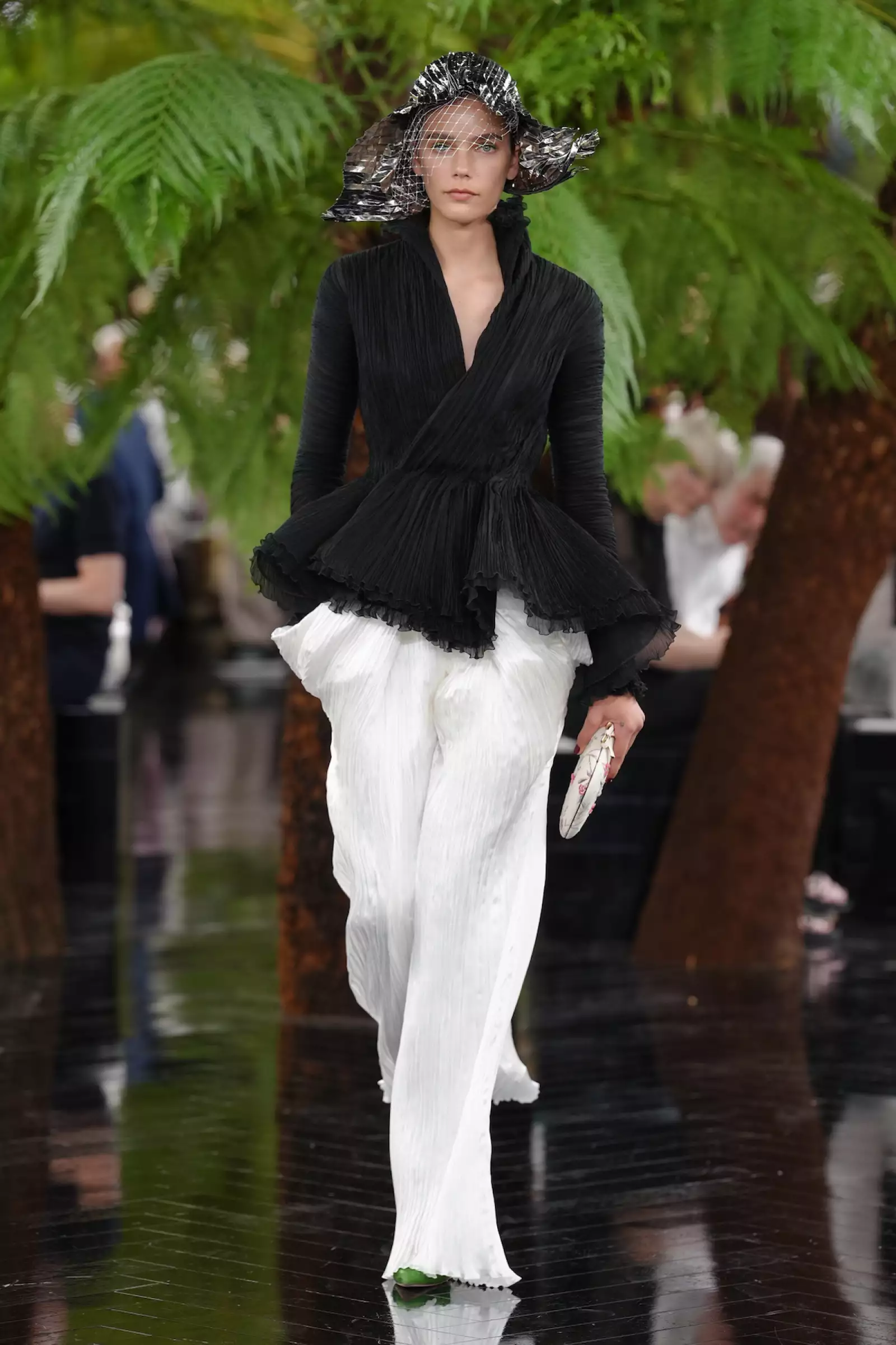 Christian Dior HC F26 006.jpg
